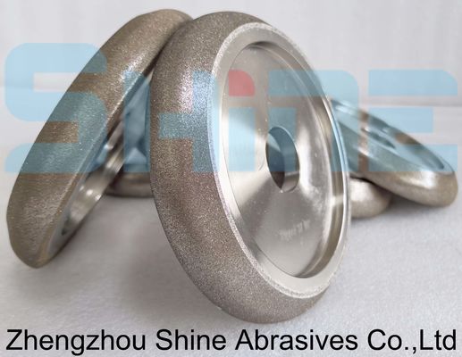 يتم استخدام عجلات طحن CBN المصفاة بالكهرباء لتنحية المنشارات ذات السبائك العالية